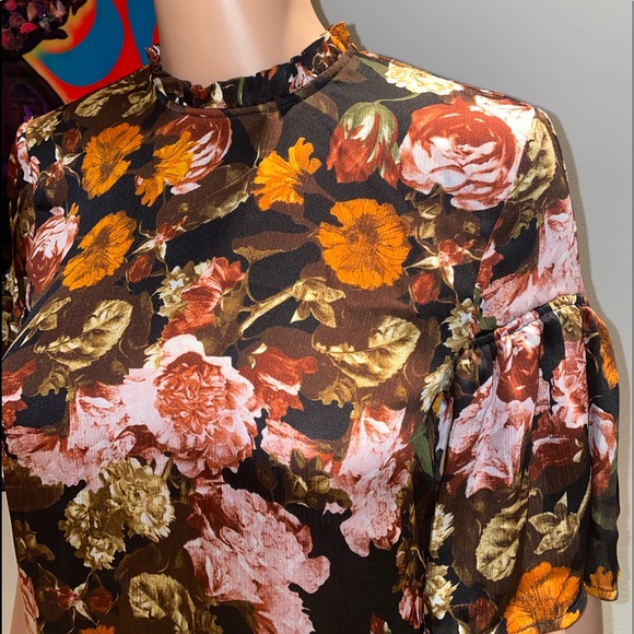 *H&M* Floral Blouse - Picture 3 of 9